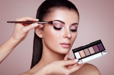 Know More About Eyeshadows And Their Formulation!