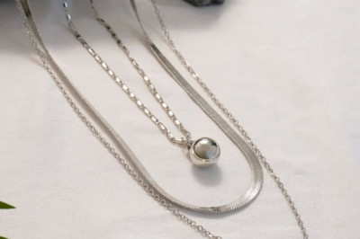 How to carry Turtleneck with Jewellery: Top 7 Suggestions