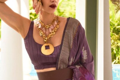 Buy traditional Indian clothing from Rivaaz